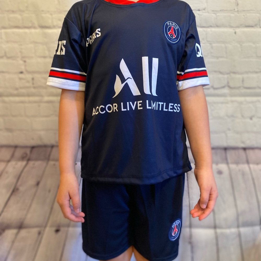 Black Friday sales!!!Messi Paris kids uniform sizes 4-12years available
